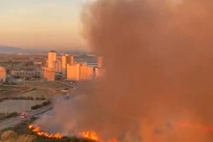 VIDEO | Un virulento incendio pone en alerta El Puig