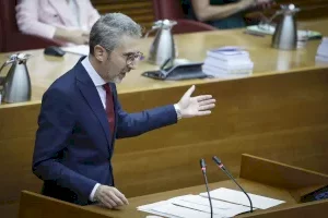 Arcadi España reclama a Mazón y al PP que "deje de hacer teatros" e ironiza "Han derogado una tasa que no existe"