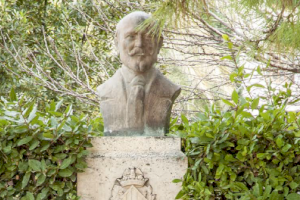L'Ajuntament es personarà en el judici pel robatori del bust del poeta Francesc Badenes valorat en 9.000 €