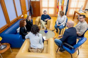 La nueva presidenta de la Asociación de Agencias de Viaje de Benidorm  se reúne con el alcalde de l’Alfàs