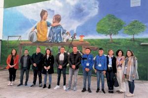 Peñíscola inaugura mural en la zona polideportiva con motivo del Día Internacional de la Infancia
