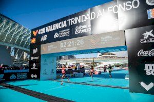 Susto en el Maratón Valencia Trinidad Alfonso: los desfibriladores salvan la vida de dos personas