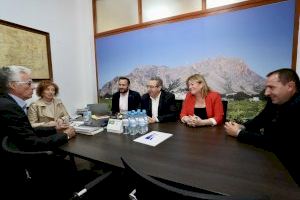La Diputación invierte 174.000 euros en la renovación del césped artificial del campo de fútbol municipal de Albatera
