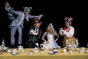 La Sala L'Horta proposa celebrar les festes nadalenques amb una adaptació musical de les aventures d'Alícia creades per Lewis Carroll