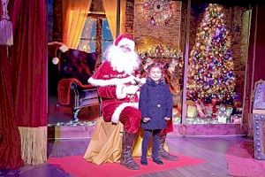Papá Noel recoge los deseos de los más pequeños en Peñíscola
