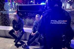 Tres detinguts per la bengala que ha incendiat un vaixell esta Nit de cap d'any a Alacant