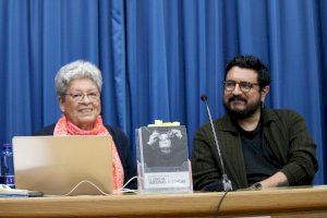 El Club de la Lectura de El Campello arranca el año con la visita de Eduardo Ruiz Sosa y su obra “El libro de nuestras ausencias”