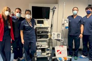 El Hospital Universitario del Vinalopó implanta una nueva técnica endoscópica, la necrosectomia transgástrica con endorrotor