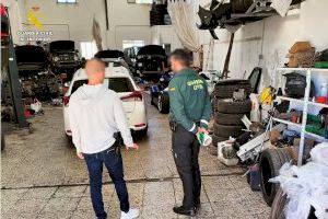 La Guardia Civil desmantela un taller clandestino de vehículos en Guardamar del Segura