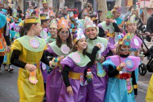 El Carnaval de Quart de Poblet se disfraza de mar y de deporte