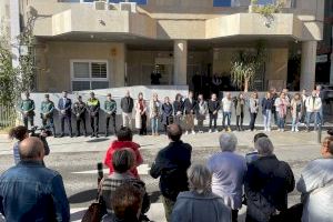 Minuto de silencio en Torrevieja por la cruel muerte en acto de servicio de dos guardia civiles en Barbate