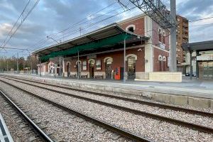 Renfe acometerá la restauración de una marquesina histórica y emblemática de una estación de un pueblo de Valencia