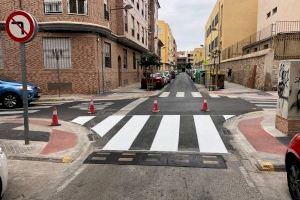 El Ayuntamiento de Alaquàs realiza nuevos trabajos de pintura y mantenimiento de la señalización vial en varias zonas del municipio