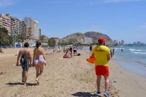Alicante reactiva el contrato de socorrismo para dar cobertura este verano a la playa de San Gabriel y Babel