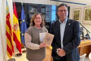 La delegada del Consell en Alicante y el alcalde de Hondón de los Frailes se reúnen para tratar las necesidades del municipio