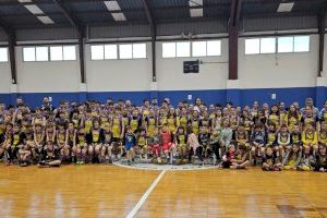 L’Escola de Bàsquet L’Olleria presenta la seua escola per a la nova temporada amb un augment d’equips i esportistes