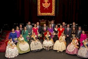 Vila-real ret homenatge a la Reina 2023 i les dames de la ciutat