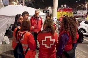 Psicólogos de Cruz Roja atendieron a 35 personas en las primeras horas tras el incendio del edificio en Valencia