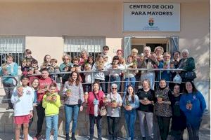 Juventud y Mayores de Pilar de la Horadada se unen en el taller intergeneracional