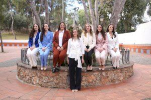GALERIA | La reina i les dames de Vila-real de 2024 participen en el posat oficial