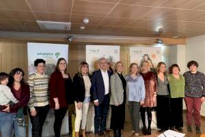 El alcalde de Utiel, Ricardo Gabaldón, elogia el papel de mujeres emprendedoras del municipio y de la comarca como agentes del cambio social