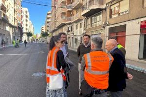 El Ayuntamiento de Elche avanza en su plan de asfaltado en el casco urbano y las pedanías