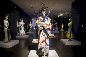 El MuVIM celebra los 20 años de Fashion Art con una muestra sobre la fusión de moda y arte de Manuel Fernández
