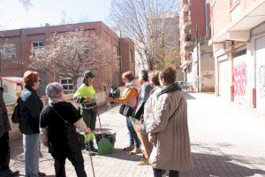 Orriols en lucha reconoce a las mujeres trabajadoras de la limpieza municipal que trabajan en el barrio