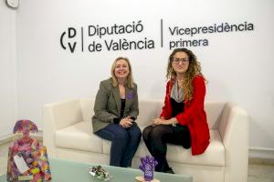 Enguix propone al Gobierno de España que lleve a Madrid la exposición ‘Les fosses del franquisme’ de la Diputación