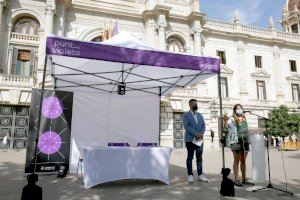 Valencia instala seis puntos violeta para concienciar contra la violencia sexual en Fallas