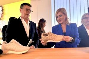 Pradas destaca que el sector del calzado de Elche será el primero de España en contar con un sistema de gestión para el reciclaje de zapatos