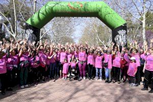 Un río de mujeres toma las calles de Castellón con la 'Cursa de les Dones'