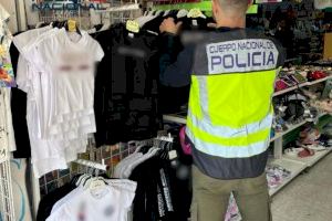 Cinco detenidos en Benidorm por vender artículos falsificados de 30 marcas reconocidas