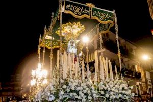 El Domingo de Ramos concluye en Benidorm con la procesión de la Cofradía de Nuestra Señora de la Esperanza y la Paz