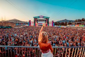 El Reggaeton Beach Festival, que se celebrará en Oropesa y Torrevieja, confirma a Bryant Myers, Manuel Turizo y María Becerra