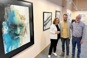 La Sala de exposiciones Poveda acoge la muestra de arte contemporáneo "Luz y sombras" con 32 artistas, una cuarta parte de ellos extranjeros