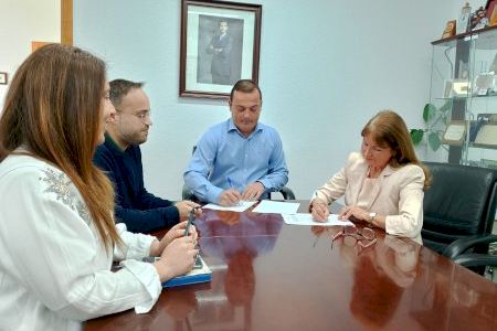 El Ayuntamiento de Peñíscola renueva su compromiso con la Asociación de Peñíscola contra el Cáncer
