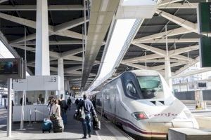València y Sevilla, más conectadas que nunca: 10.100 plazas y 40 trenes para la Feria de Abril 2024