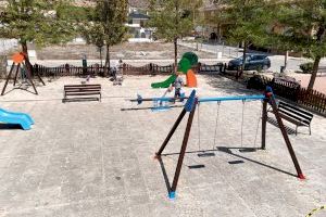 Orihuela reparará el equipamiento de cinco parques infantiles