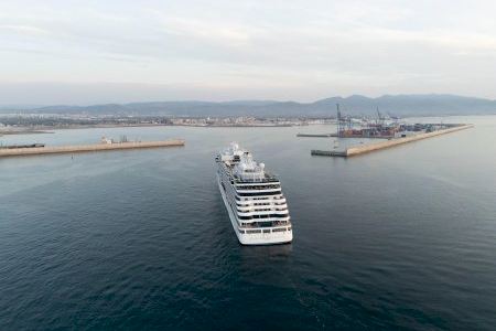 Arriba a Castelló el primer creuer de luxe de 2024 per a recórrer els principals recursos turístics de la província