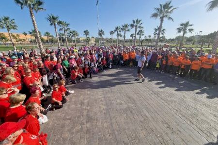 Más de 540 personas de varios municipios de l’Horta Sud se reúnen para caminar en Albal