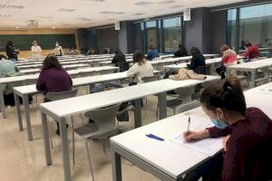 Polémica por el examen de A2 para entrar en la administración de la Generalitat: 4.000 aspirantes para 34 plazas
