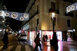 València aprueba la licitación de la iluminación ornamental de Navidad y Fallas en la ciudad