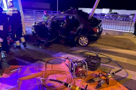 Quatre joves ferits en un accident de cotxe a Onda de matinada