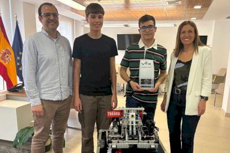 Un joven de Almassora gana el premio al mejor robot de España