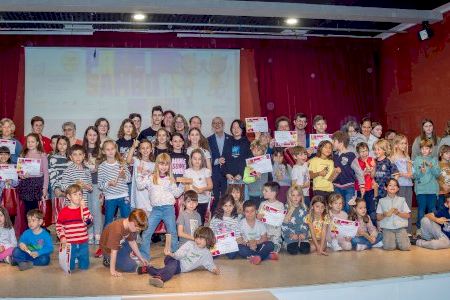 Alboraya entrega los premios literarios Sambori en una gala de reconocimiento en el Auditorio Municipal