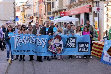 Histórica jornada de reivindicación de la cultura valenciana a Cabanes con Escuela Valenciana