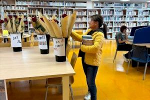Peñíscola celebra el Día del Libro con la entrega de rosas rojas a quienes participen de las actividades en la Biblioteca Municipal