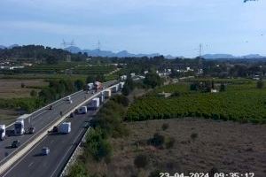 Circulación complicada en dos autovías de Valencia por accidentes de tráfico: hasta 5 kilómetros de retenciones