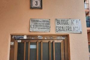 El PSOE de Benidorm reclama retirar las placas franquistas de varios edificios